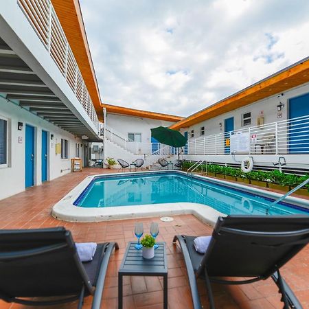 Cozy 1 Bedroom With Pool Steps From The Beach #47 Hollywood Eksteriør bilde