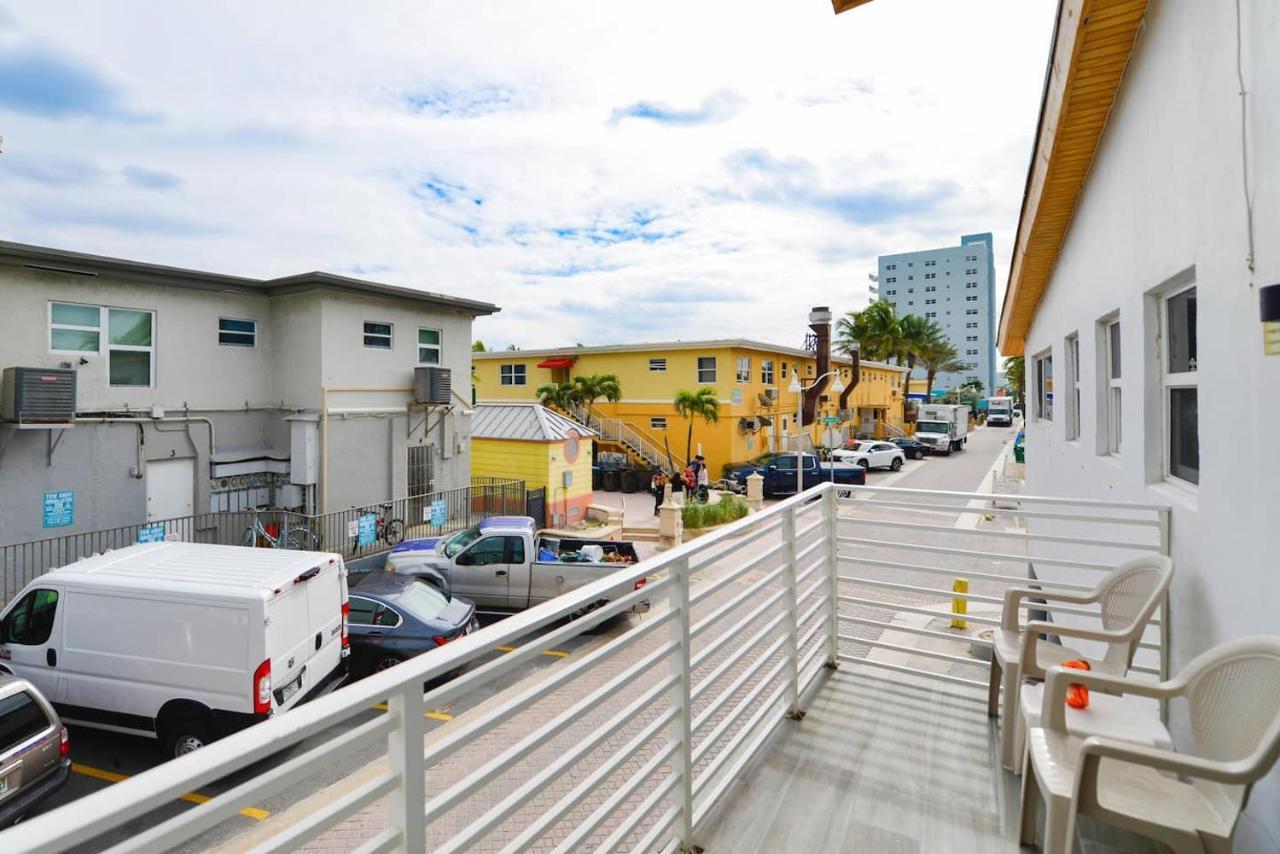 Cozy 1 Bedroom With Pool Steps From The Beach #47 Hollywood Eksteriør bilde