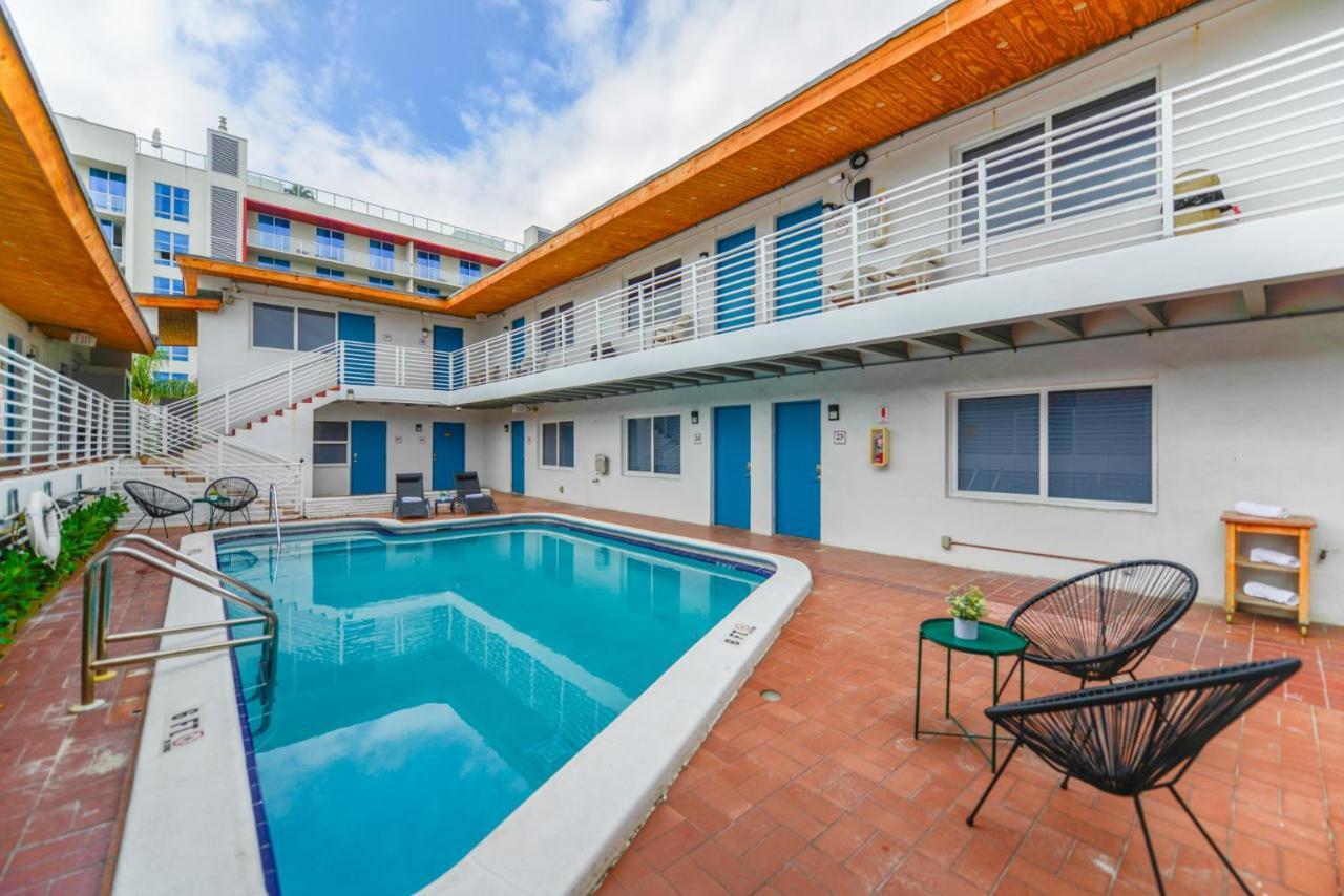 Cozy 1 Bedroom With Pool Steps From The Beach #47 Hollywood Eksteriør bilde