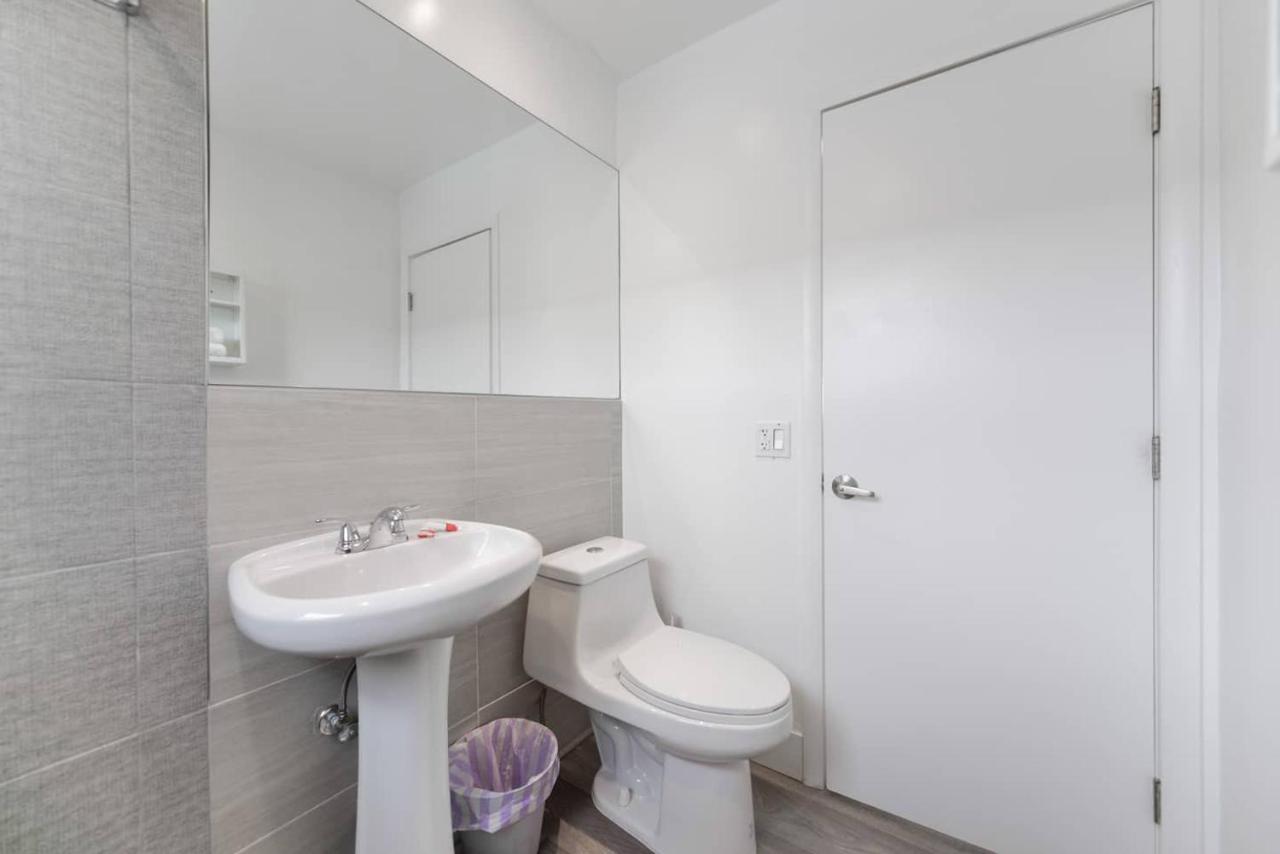 Cozy 1 Bedroom With Pool Steps From The Beach #47 Hollywood Eksteriør bilde